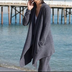 Barefoot dreams cardigan XS